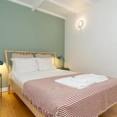 Madalena Cozy * ליסבון